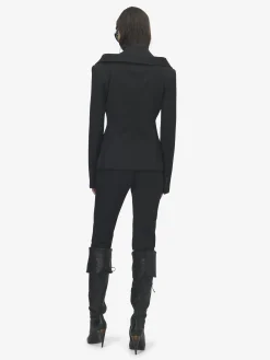 Giacca con harness e spalle scoperte da Donna in Nero